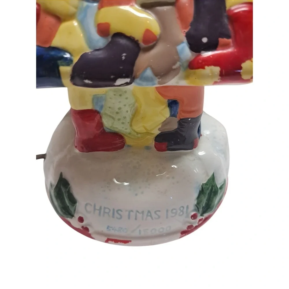Vintage SNOOPY MUSIC BOX Silent Night A Christmas Wish 1981 Schmid Doghouse 5480